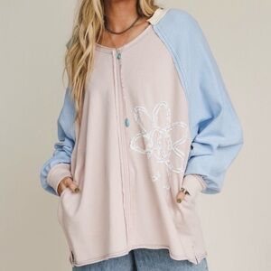 BlueVelvet XL Oversized Top with Floral Design NWT
